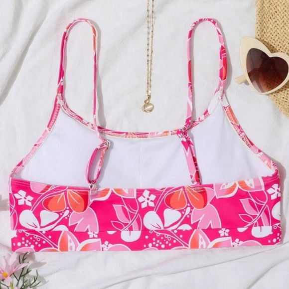Cartoony, floral, pink, patterned, bikini top - Picture 3 of 6